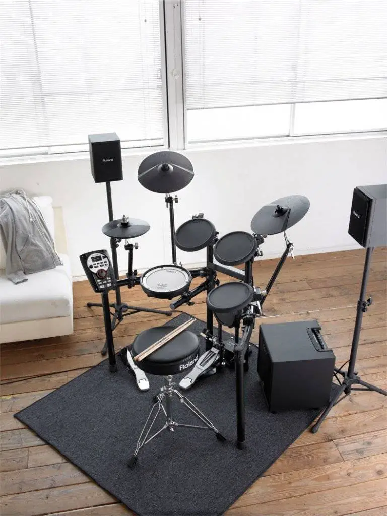  Electronic drum set with roland td11